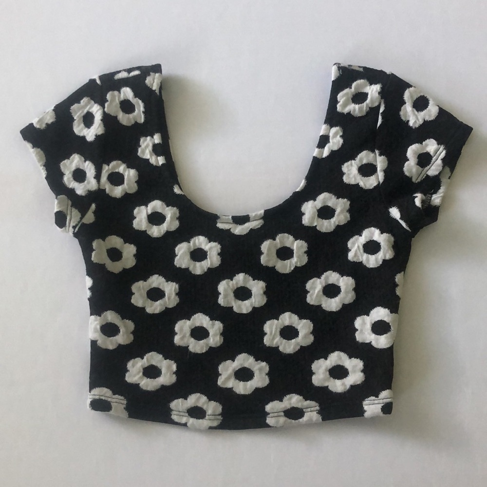 LA Hearts Black and White Daisy Crop Top in Size Extra Small XS
